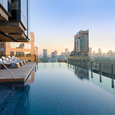 Hotel Indigo Bangkok Wireless Road By Ihg Kültér fotó Infinity pool at the hotel
