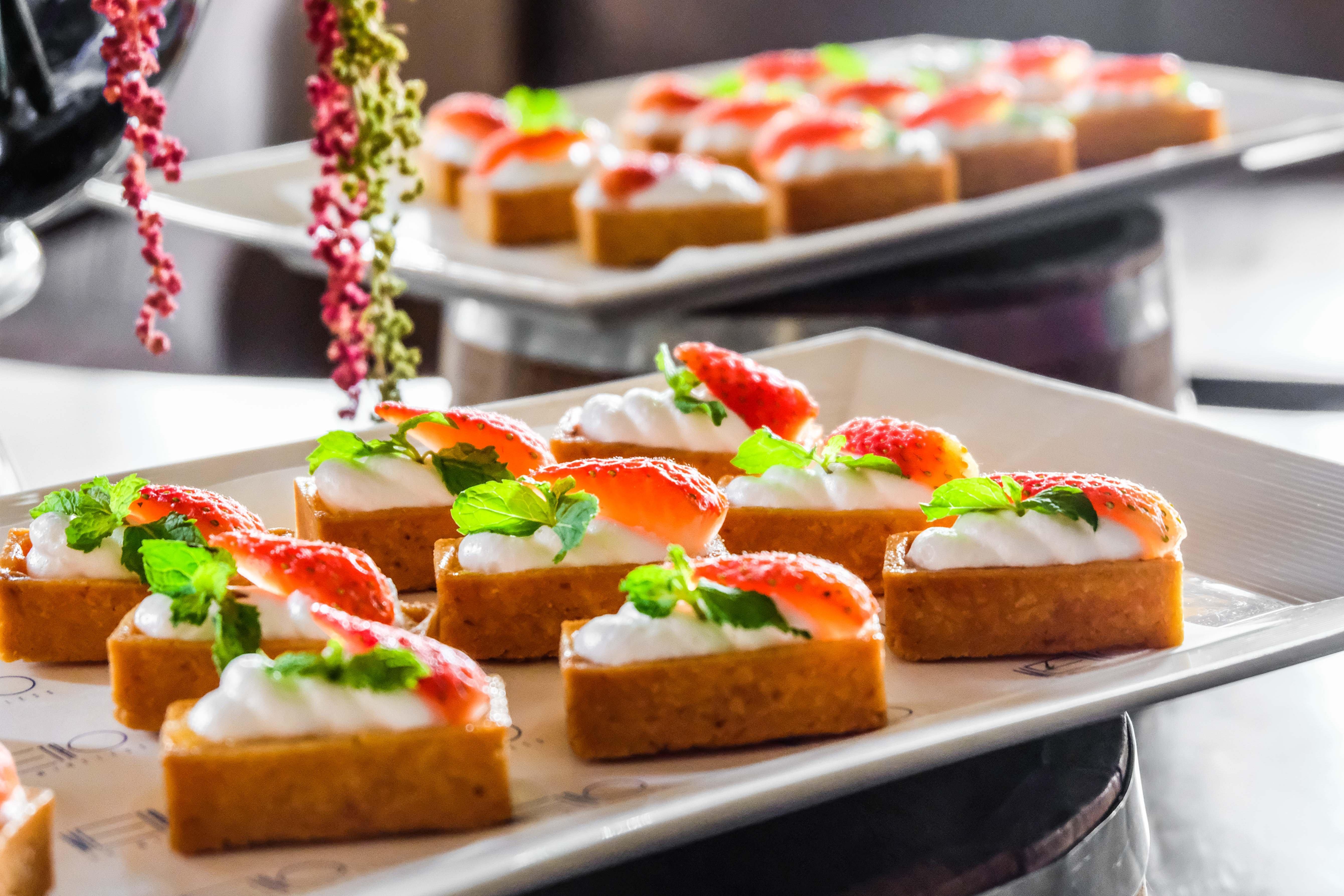 Hotel Indigo Bangkok Wireless Road By Ihg Kültér fotó Canapés