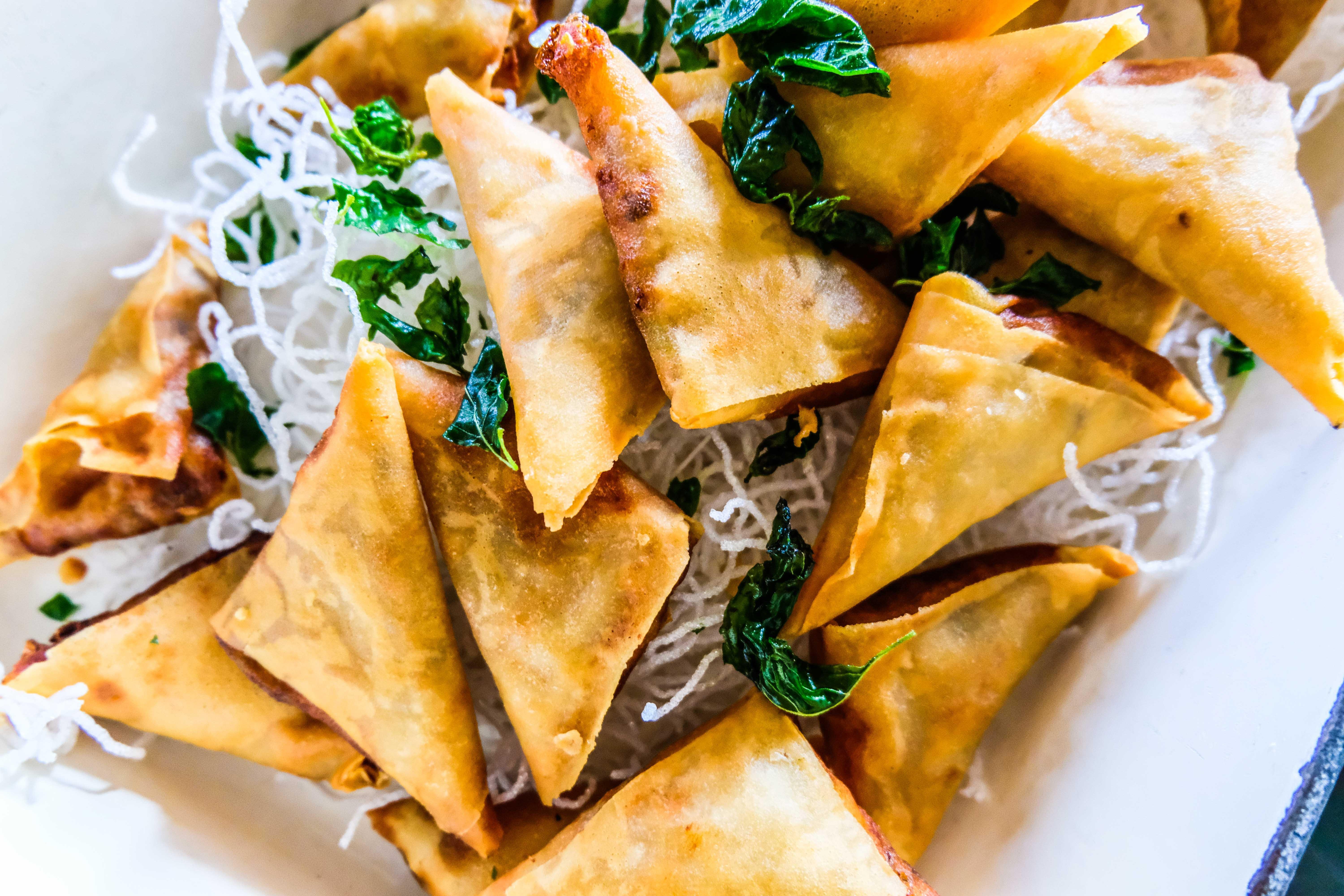 Hotel Indigo Bangkok Wireless Road By Ihg Kültér fotó Crab rangoon