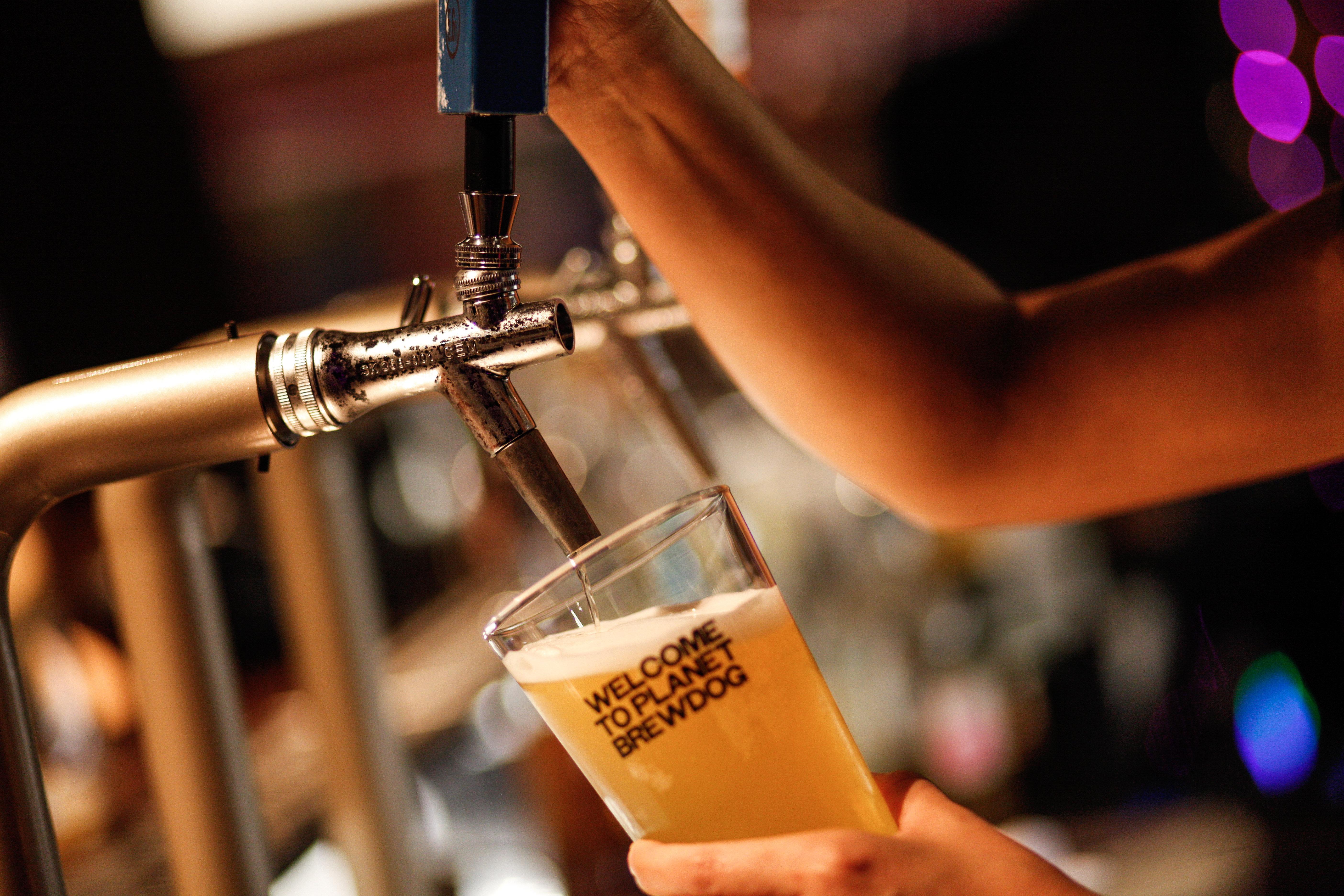 Hotel Indigo Bangkok Wireless Road By Ihg Kültér fotó A beer tap in action
