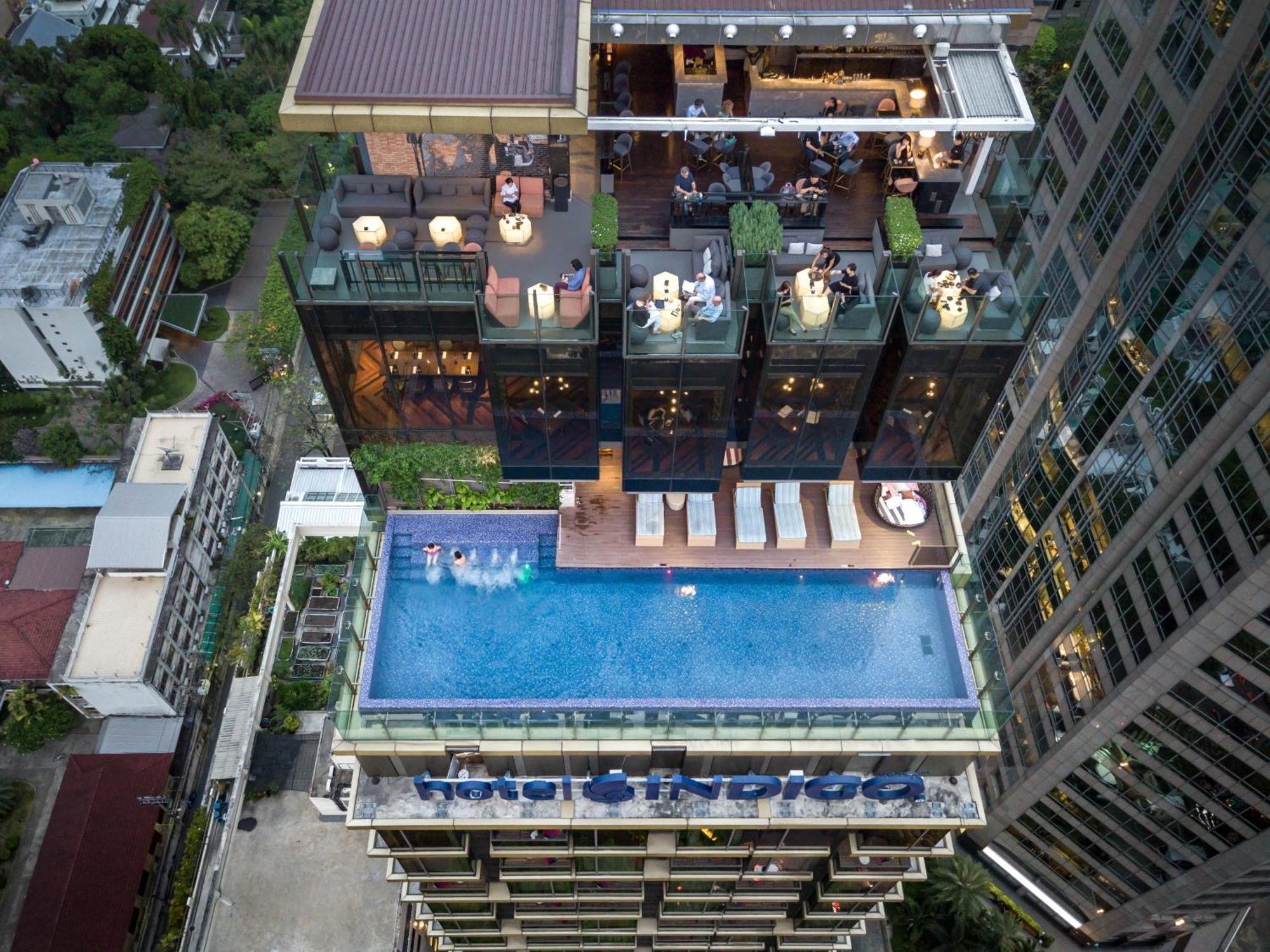 Hotel Indigo Bangkok Wireless Road By Ihg Kültér fotó The Club at The Park