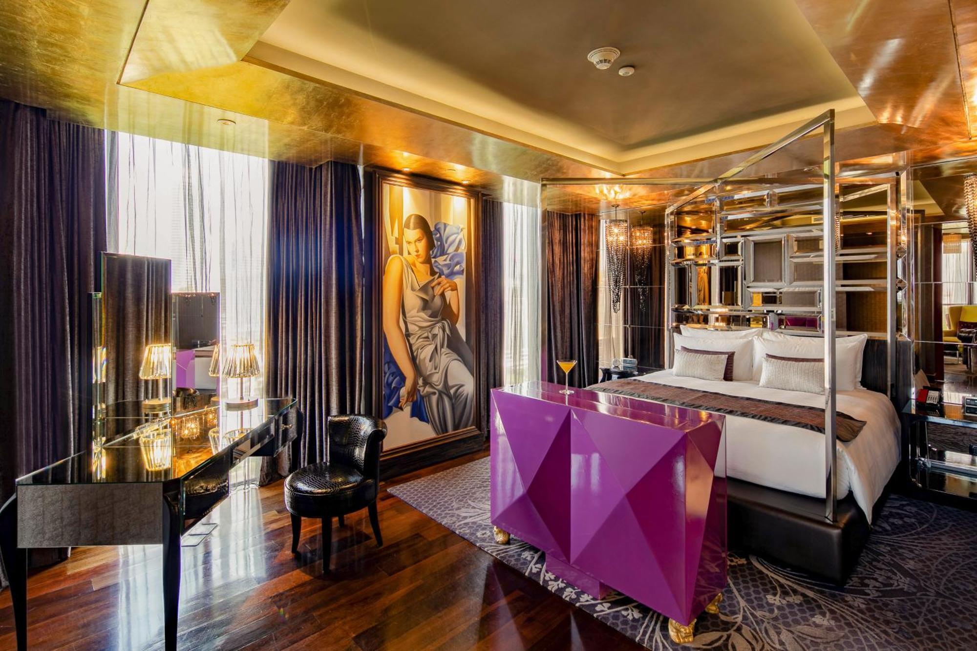 Hotel Indigo Bangkok Wireless Road By Ihg Kültér fotó A suite at the W London